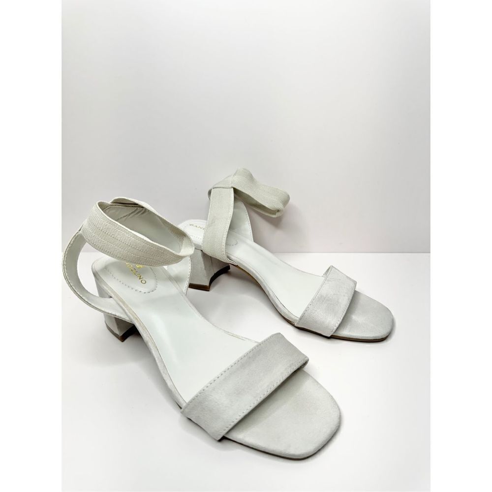 Bandolino Ankle Strap Sandals Womens Size 7.5 Light Gray Open Toe‎ Block Heel